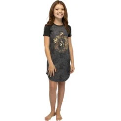 Harry Potter Girls' Foil Print Hogwarts Houses S/S Raglan Nightgown -Intimo GUEST d4f08a2e 4eef 47da bb33 add9d0072178